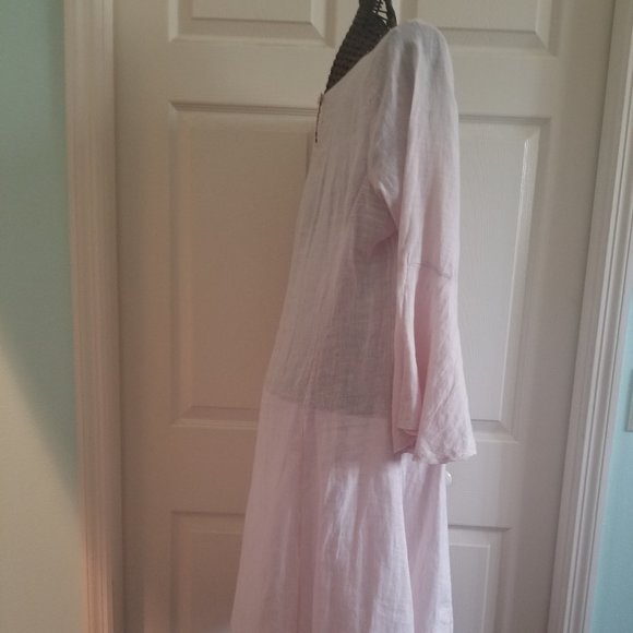 LUNGO L'ARNO Linen Swing Dress with Bell Sleeves - Picture 7 of 11